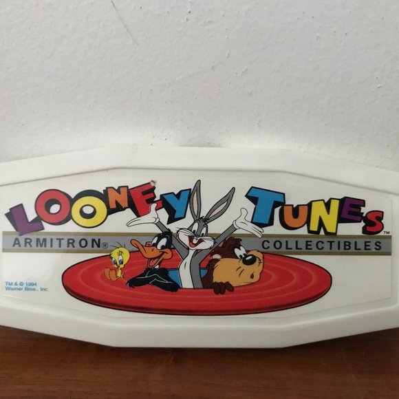 1994 Looney Tunes Armitron Musical Taz & She-Devil Pendant Necklace Watch Gold - Picture 3 of 4